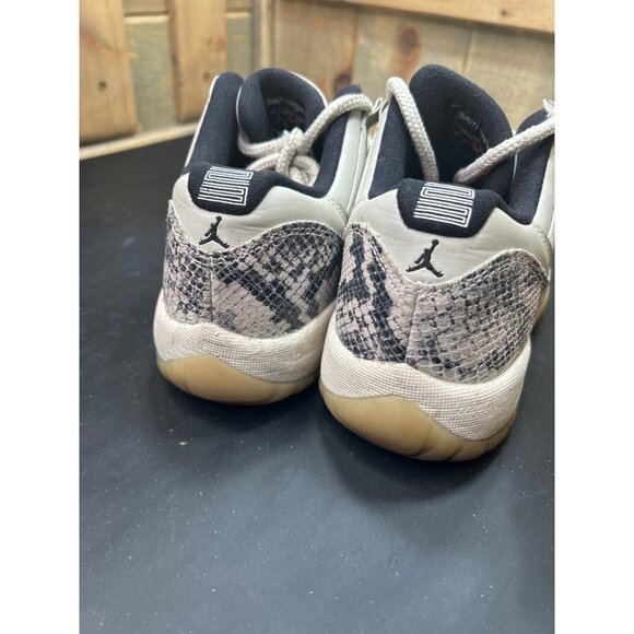 Nike Air Jordan 11 Retro Low Light Bone Snakeskin Grey CD6847-002 6.5Y Womens 8 - Picture 4 of 8